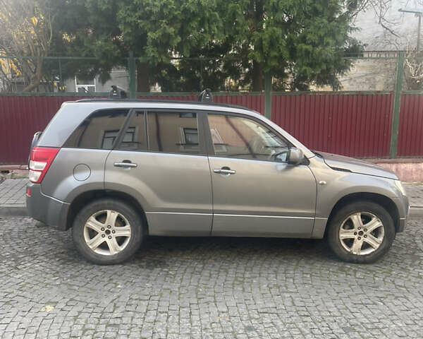 Серый Сузуки Гранд Витара, объемом двигателя 2 л и пробегом 263 тыс. км за 6100 $, фото 4 на Automoto.ua