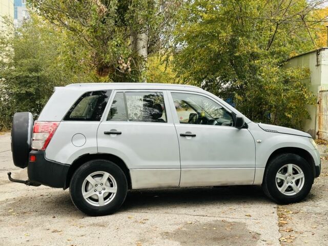 Серый Сузуки Гранд Витара, объемом двигателя 2 л и пробегом 200 тыс. км за 3400 $, фото 8 на Automoto.ua