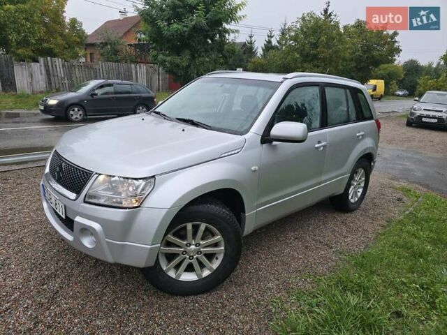 Сірий Сузукі Гранд Вітара, об'ємом двигуна 2 л та пробігом 163 тис. км за 3950 $, фото 5 на Automoto.ua