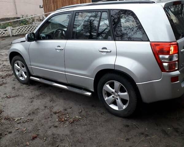 Серый Сузуки Гранд Витара, объемом двигателя 2.39 л и пробегом 186 тыс. км за 8500 $, фото 1 на Automoto.ua