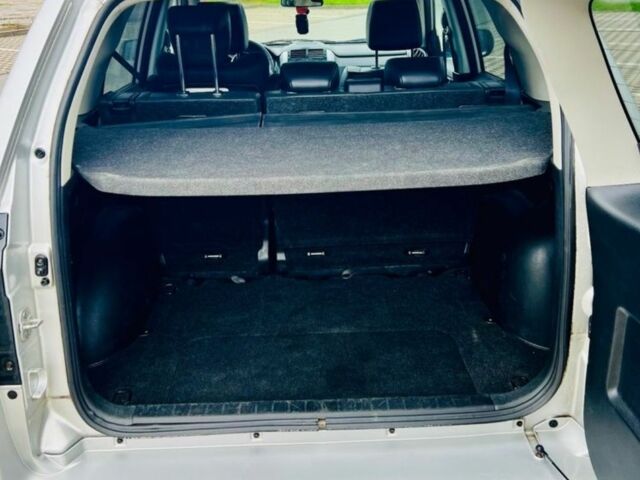 Серый Сузуки Гранд Витара, объемом двигателя 2 л и пробегом 234 тыс. км за 2850 $, фото 9 на Automoto.ua