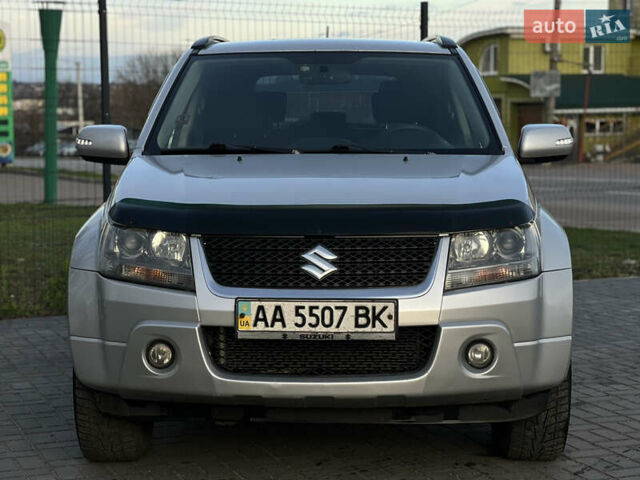 Серый Сузуки Гранд Витара, объемом двигателя 2 л и пробегом 282 тыс. км за 7700 $, фото 2 на Automoto.ua