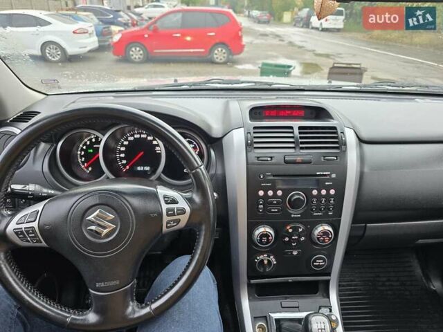 Сірий Сузукі Гранд Вітара, об'ємом двигуна 2 л та пробігом 163 тис. км за 3950 $, фото 25 на Automoto.ua