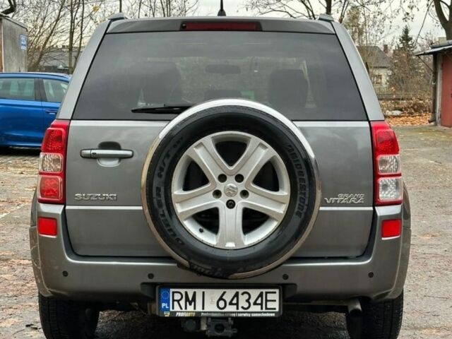 Серый Сузуки Гранд Витара, объемом двигателя 2.2 л и пробегом 230 тыс. км за 3600 $, фото 4 на Automoto.ua