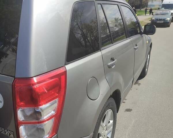 Сірий Сузукі Гранд Вітара, об'ємом двигуна 2 л та пробігом 250 тис. км за 7499 $, фото 34 на Automoto.ua