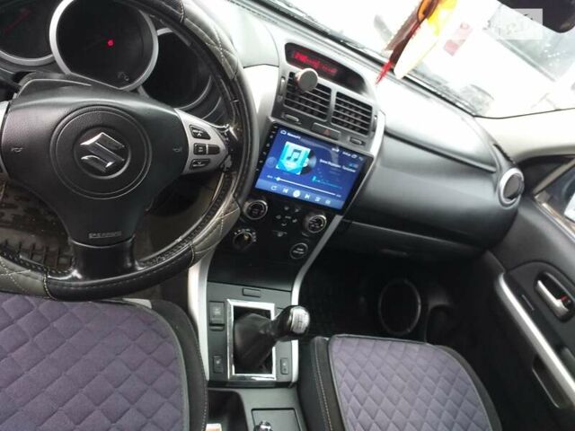 Сірий Сузукі Гранд Вітара, об'ємом двигуна 1.87 л та пробігом 228 тис. км за 8000 $, фото 16 на Automoto.ua