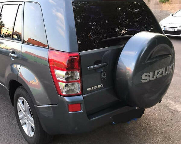 Серый Сузуки Гранд Витара, объемом двигателя 2 л и пробегом 184 тыс. км за 8400 $, фото 4 на Automoto.ua