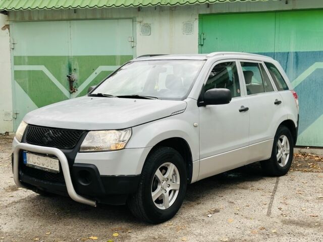 Серый Сузуки Гранд Витара, объемом двигателя 2 л и пробегом 200 тыс. км за 3400 $, фото 5 на Automoto.ua