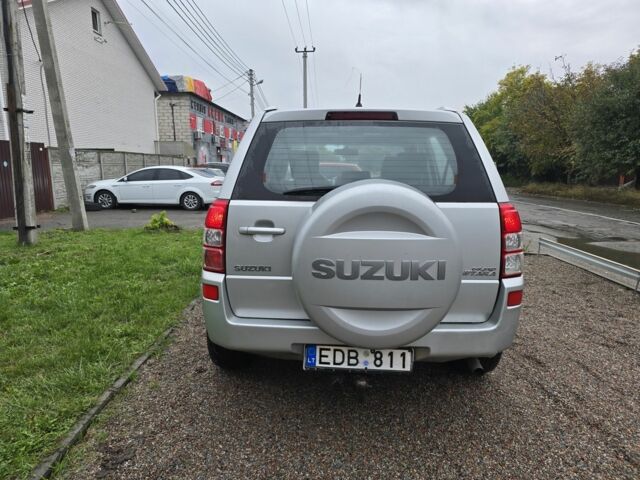 Сірий Сузукі Гранд Вітара, об'ємом двигуна 2 л та пробігом 163 тис. км за 3950 $, фото 5 на Automoto.ua