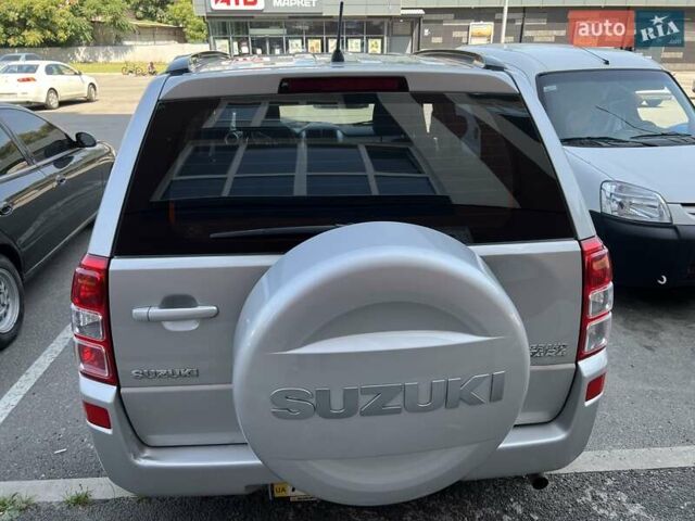 Серый Сузуки Гранд Витара, объемом двигателя 2.4 л и пробегом 91 тыс. км за 7850 $, фото 30 на Automoto.ua