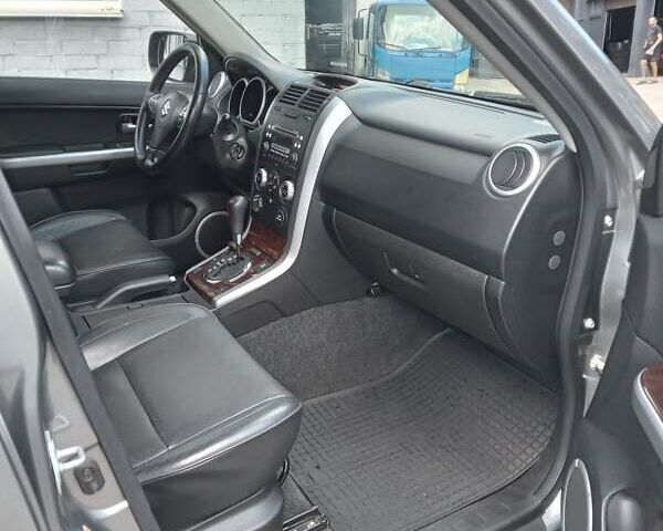 Серый Сузуки Гранд Витара, объемом двигателя 2 л и пробегом 162 тыс. км за 9578 $, фото 114 на Automoto.ua