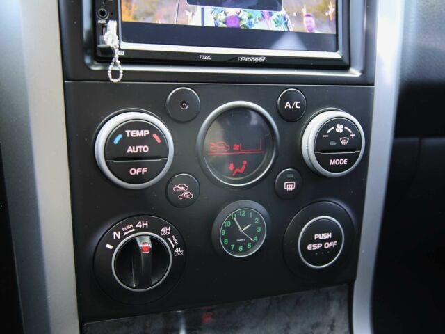 Серый Сузуки Гранд Витара, объемом двигателя 2.4 л и пробегом 225 тыс. км за 9500 $, фото 17 на Automoto.ua