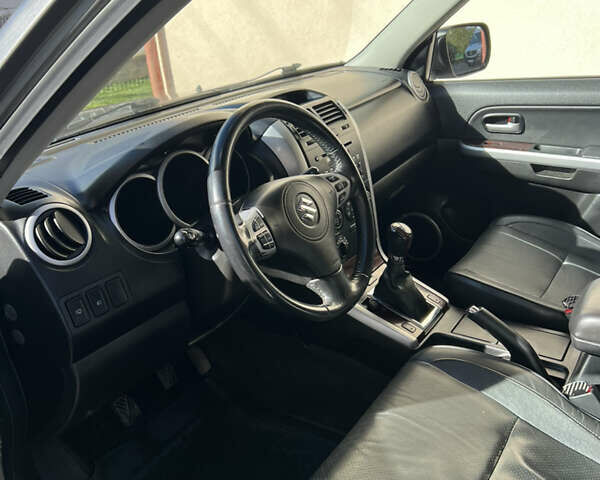 Сузуки Гранд Витара 2008 в Ивано-Франковске на Automoto.ua Серый Сузуки Гранд Витара, объемом двигателя 1.87 л и пробегом 138 тыс. км за 8700 $, фото 5 на Automoto.ua