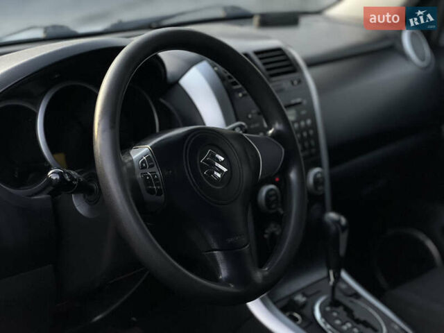 Серый Сузуки Гранд Витара, объемом двигателя 2 л и пробегом 282 тыс. км за 7700 $, фото 8 на Automoto.ua
