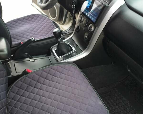 Сірий Сузукі Гранд Вітара, об'ємом двигуна 1.87 л та пробігом 228 тис. км за 8000 $, фото 27 на Automoto.ua