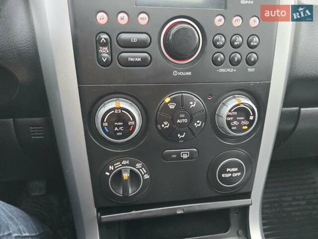 Сірий Сузукі Гранд Вітара, об'ємом двигуна 2 л та пробігом 163 тис. км за 3950 $, фото 28 на Automoto.ua