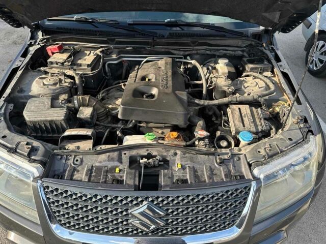 Сірий Сузукі Гранд Вітара, об'ємом двигуна 2 л та пробігом 150 тис. км за 8000 $, фото 7 на Automoto.ua