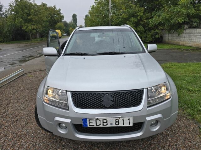 Сірий Сузукі Гранд Вітара, об'ємом двигуна 2 л та пробігом 163 тис. км за 3950 $, фото 11 на Automoto.ua