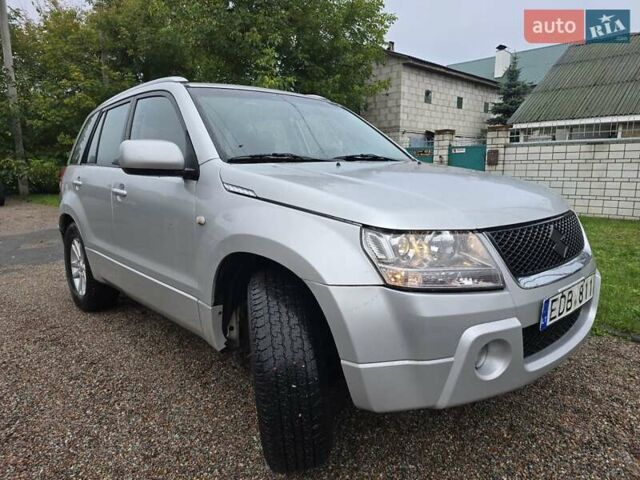 Сірий Сузукі Гранд Вітара, об'ємом двигуна 2 л та пробігом 163 тис. км за 3950 $, фото 7 на Automoto.ua