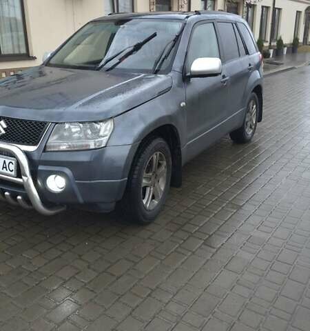 Серый Сузуки Гранд Витара, объемом двигателя 2 л и пробегом 280 тыс. км за 4500 $, фото 2 на Automoto.ua