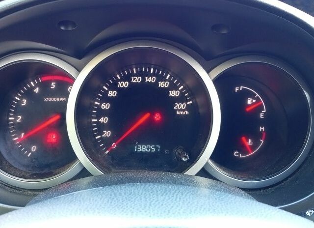 Серый Сузуки Гранд Витара, объемом двигателя 1.9 л и пробегом 138 тыс. км за 8000 $, фото 7 на Automoto.ua