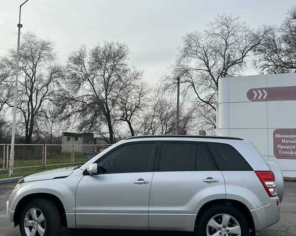 Серый Сузуки Гранд Витара, объемом двигателя 2.39 л и пробегом 193 тыс. км за 8000 $, фото 7 на Automoto.ua