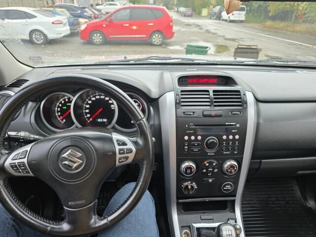 Сірий Сузукі Гранд Вітара, об'ємом двигуна 2 л та пробігом 163 тис. км за 3950 $, фото 18 на Automoto.ua