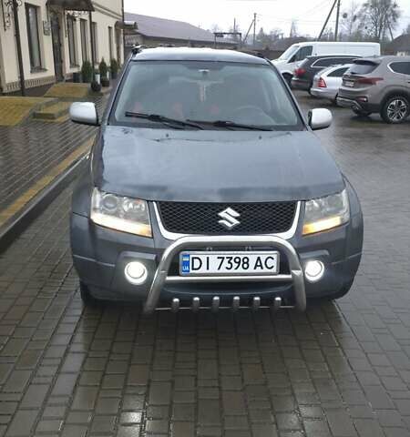 Серый Сузуки Гранд Витара, объемом двигателя 2 л и пробегом 280 тыс. км за 4500 $, фото 1 на Automoto.ua