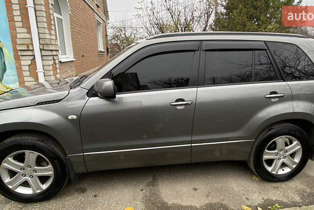 Серый Сузуки Гранд Витара, объемом двигателя 2 л и пробегом 231 тыс. км за 7800 $, фото 8 на Automoto.ua