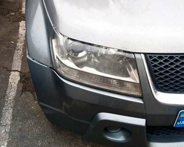 Сірий Сузукі Гранд Вітара, об'ємом двигуна 2 л та пробігом 250 тис. км за 7499 $, фото 6 на Automoto.ua