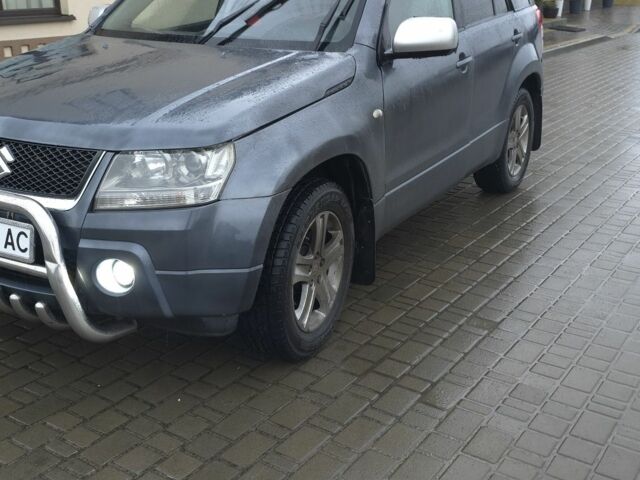 Серый Сузуки Гранд Витара, объемом двигателя 2 л и пробегом 280 тыс. км за 4499 $, фото 3 на Automoto.ua