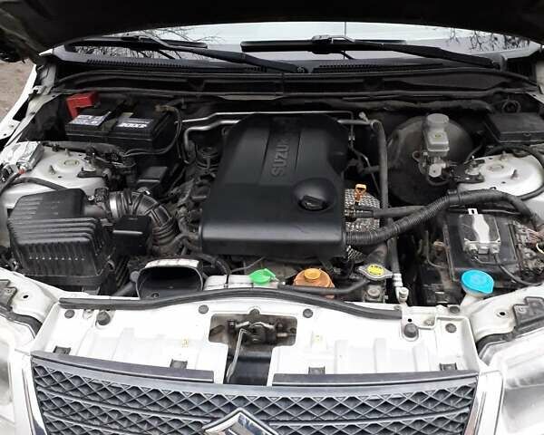 Серый Сузуки Гранд Витара, объемом двигателя 2.39 л и пробегом 186 тыс. км за 8500 $, фото 4 на Automoto.ua