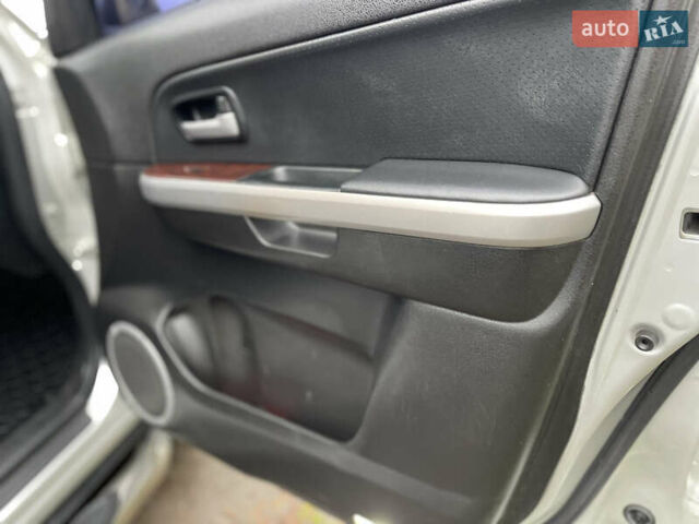 Серый Сузуки Гранд Витара, объемом двигателя 2 л и пробегом 171 тыс. км за 7900 $, фото 31 на Automoto.ua