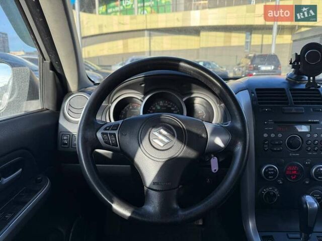 Серый Сузуки Гранд Витара, объемом двигателя 2.4 л и пробегом 121 тыс. км за 7990 $, фото 14 на Automoto.ua