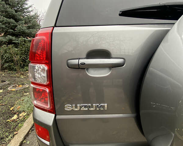 Серый Сузуки Гранд Витара, объемом двигателя 2 л и пробегом 231 тыс. км за 7800 $, фото 15 на Automoto.ua