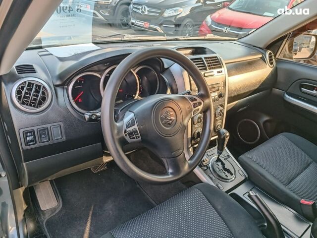 Серый Сузуки Гранд Витара, объемом двигателя 2 л и пробегом 204 тыс. км за 8490 $, фото 22 на Automoto.ua