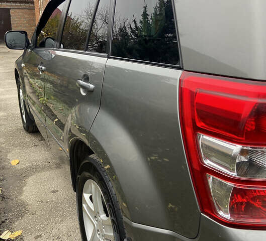 Серый Сузуки Гранд Витара, объемом двигателя 2 л и пробегом 231 тыс. км за 7800 $, фото 5 на Automoto.ua