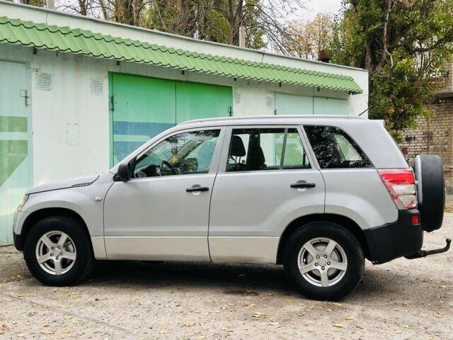 Серый Сузуки Гранд Витара, объемом двигателя 2 л и пробегом 200 тыс. км за 3400 $, фото 7 на Automoto.ua