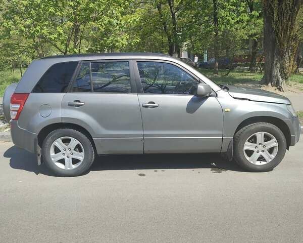 Сірий Сузукі Гранд Вітара, об'ємом двигуна 2 л та пробігом 250 тис. км за 7499 $, фото 33 на Automoto.ua