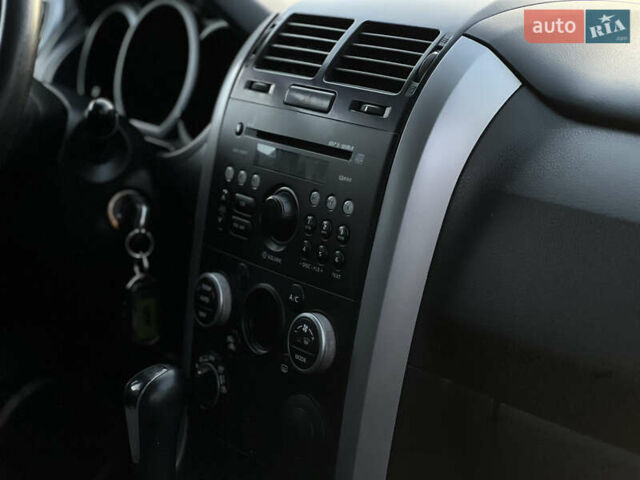 Серый Сузуки Гранд Витара, объемом двигателя 2 л и пробегом 282 тыс. км за 7700 $, фото 14 на Automoto.ua