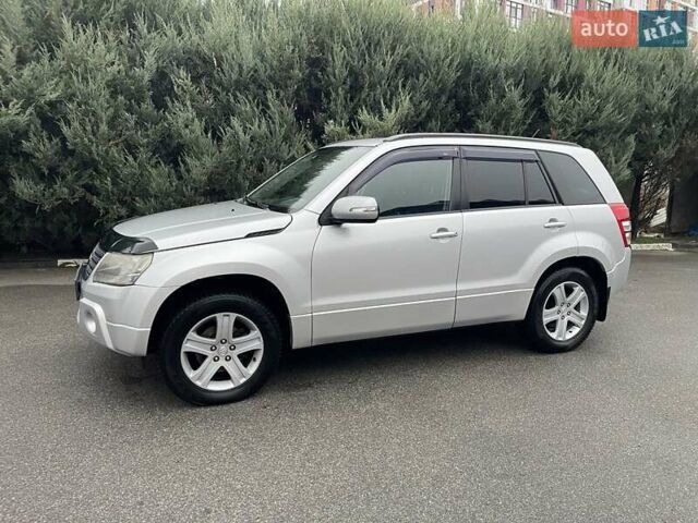Сірий Сузукі Гранд Вітара, об'ємом двигуна 2 л та пробігом 282 тис. км за 6300 $, фото 7 на Automoto.ua