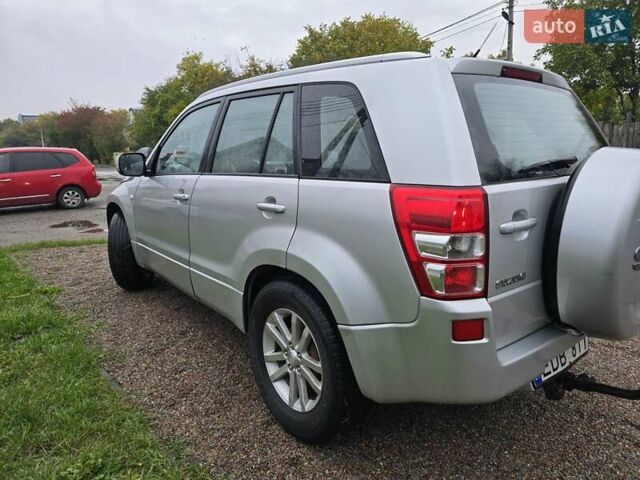 Сірий Сузукі Гранд Вітара, об'ємом двигуна 2 л та пробігом 163 тис. км за 3950 $, фото 1 на Automoto.ua