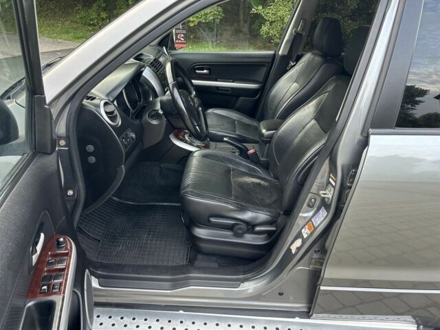 Сірий Сузукі Гранд Вітара, об'ємом двигуна 2 л та пробігом 197 тис. км за 3150 $, фото 6 на Automoto.ua