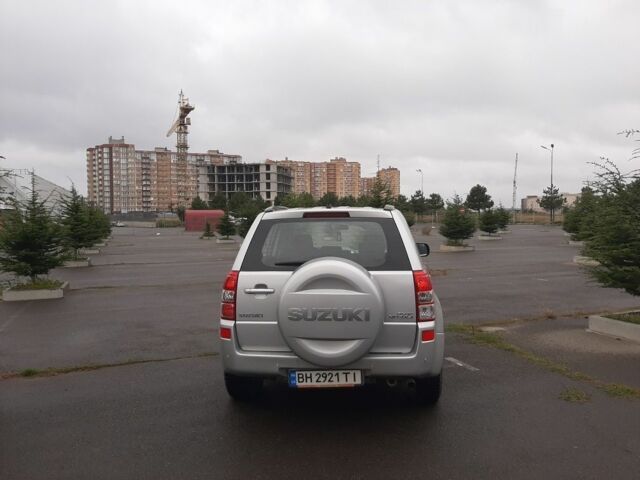 Серый Сузуки Гранд Витара, объемом двигателя 2.4 л и пробегом 850 тыс. км за 8500 $, фото 2 на Automoto.ua