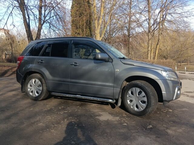 Серый Сузуки Гранд Витара, объемом двигателя 2 л и пробегом 130 тыс. км за 7300 $, фото 1 на Automoto.ua
