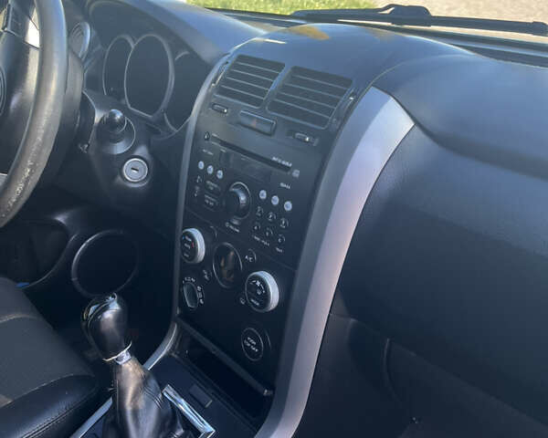 Серый Сузуки Гранд Витара, объемом двигателя 2.4 л и пробегом 283 тыс. км за 6777 $, фото 17 на Automoto.ua