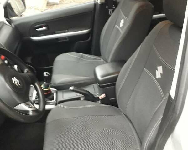 Серый Сузуки Гранд Витара, объемом двигателя 2.39 л и пробегом 186 тыс. км за 8500 $, фото 6 на Automoto.ua