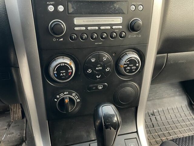 Сірий Сузукі Гранд Вітара, об'ємом двигуна 2 л та пробігом 172 тис. км за 6750 $, фото 10 на Automoto.ua