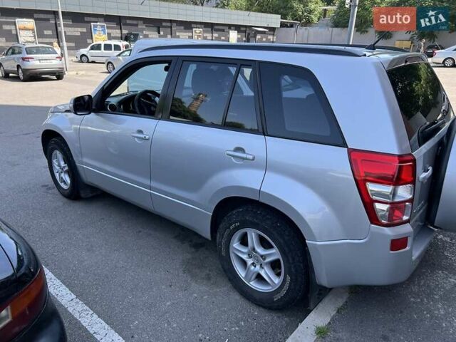 Серый Сузуки Гранд Витара, объемом двигателя 2.4 л и пробегом 91 тыс. км за 7850 $, фото 3 на Automoto.ua