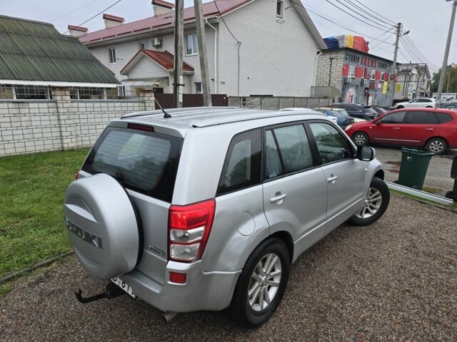 Сірий Сузукі Гранд Вітара, об'ємом двигуна 2 л та пробігом 163 тис. км за 3950 $, фото 7 на Automoto.ua